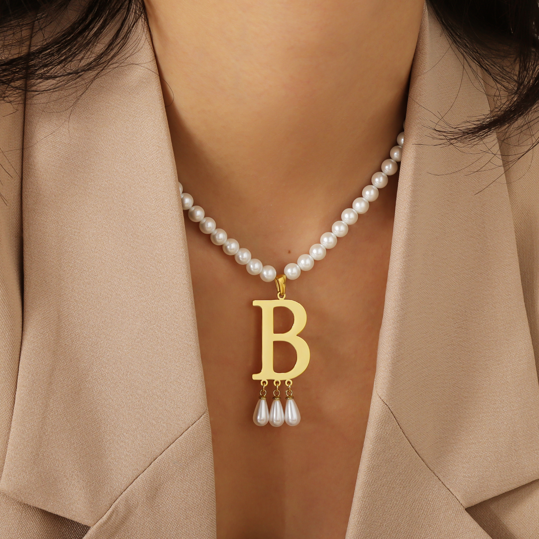 Customized Initial Pendant Lux - Pearl Trim Chain avaliação e preço