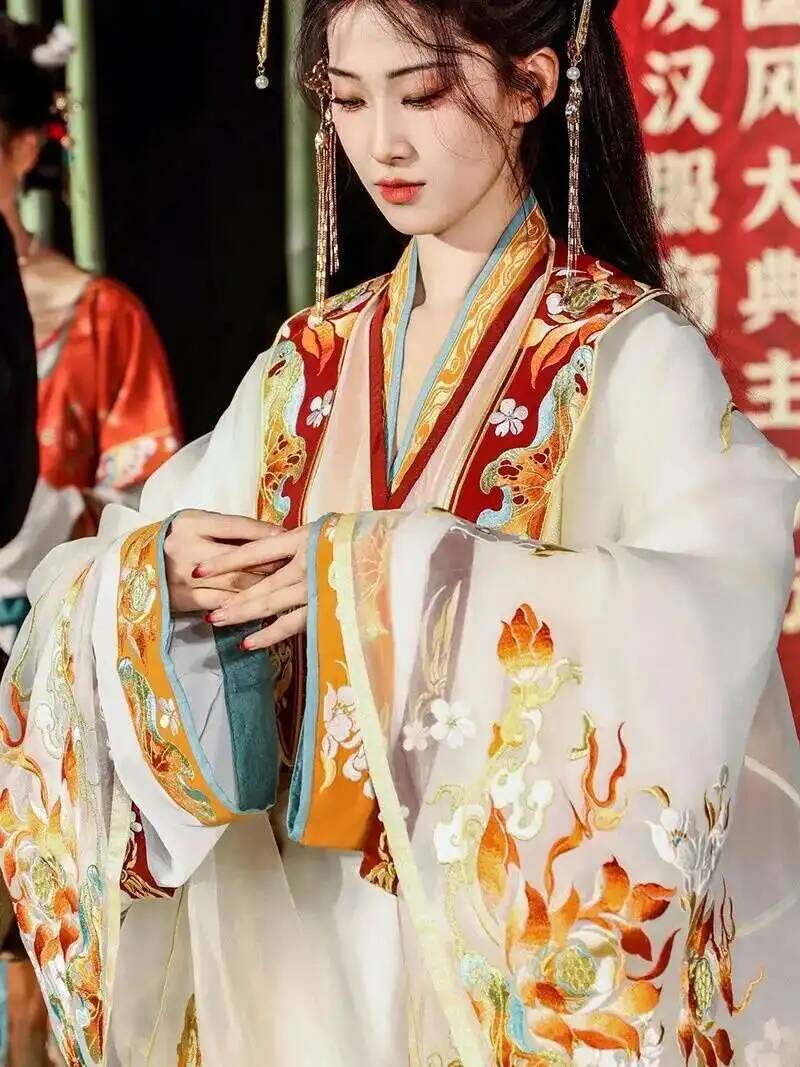 Ming Dynasty Hanfu Embroidery  - Embroidery Craft avaliação e preço